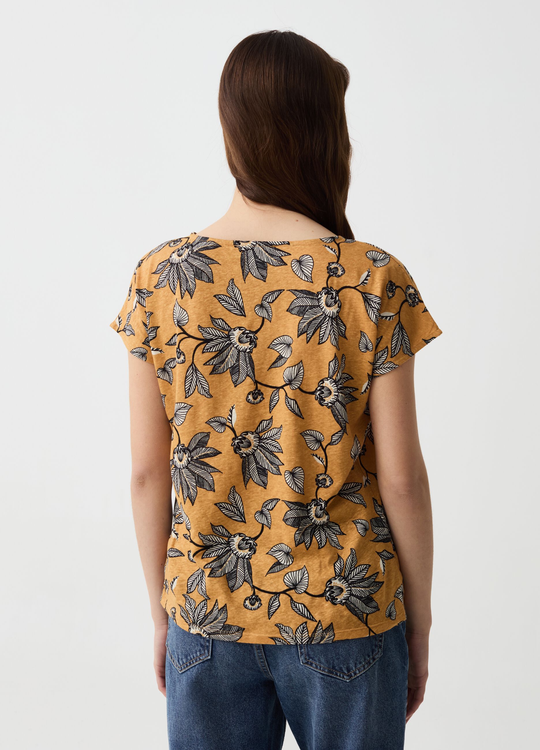 Cotton and linen T-shirt with floral print