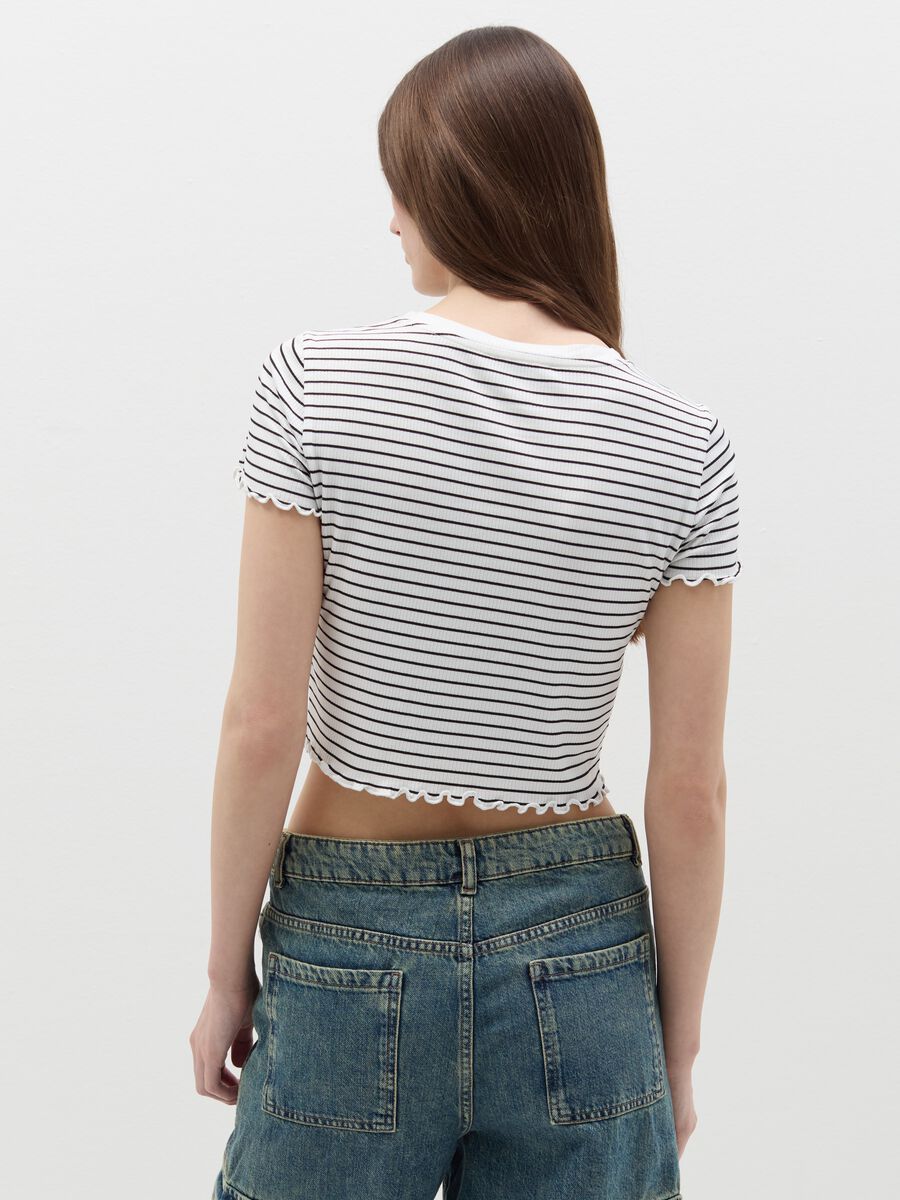 Flat-ribbed T-shirt with wavy edging_3