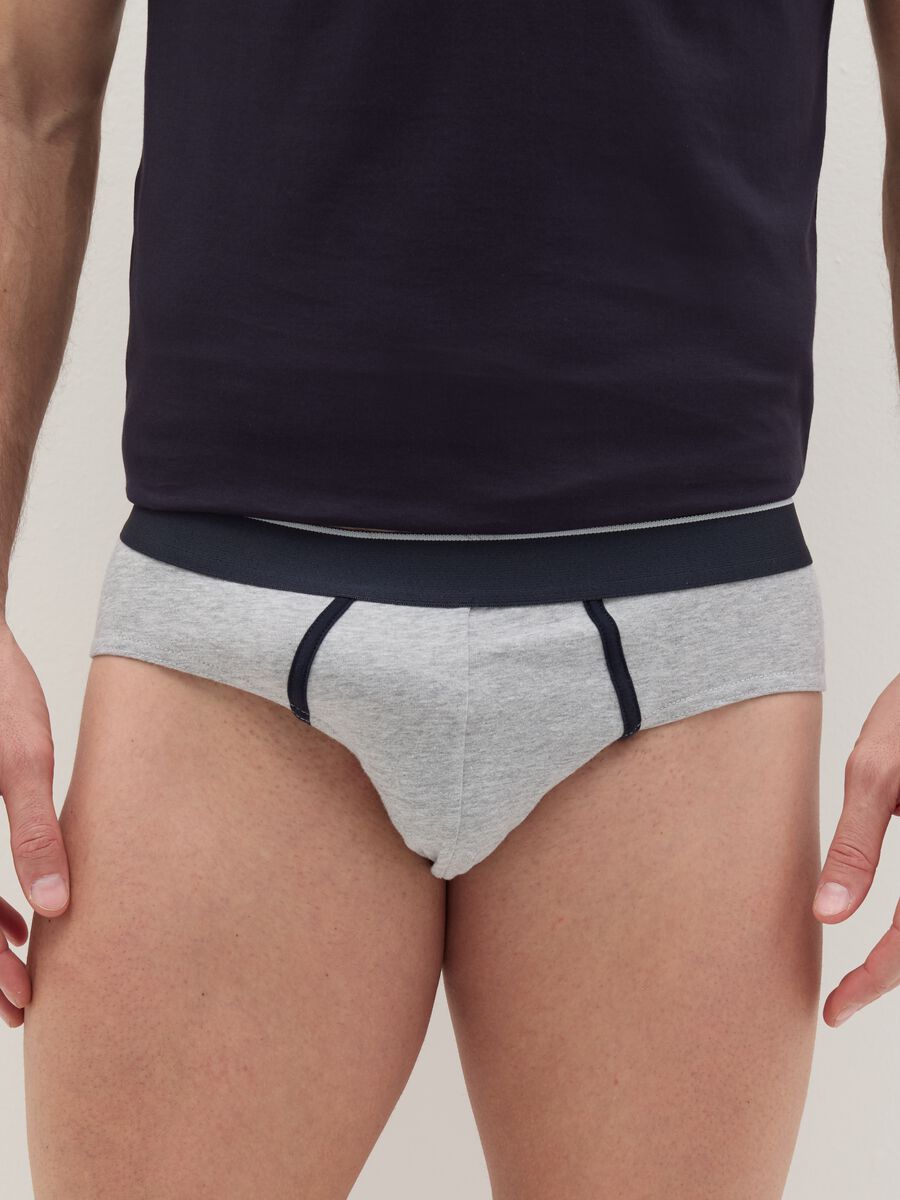 Three-pair pack briefs in stretch cotton_1