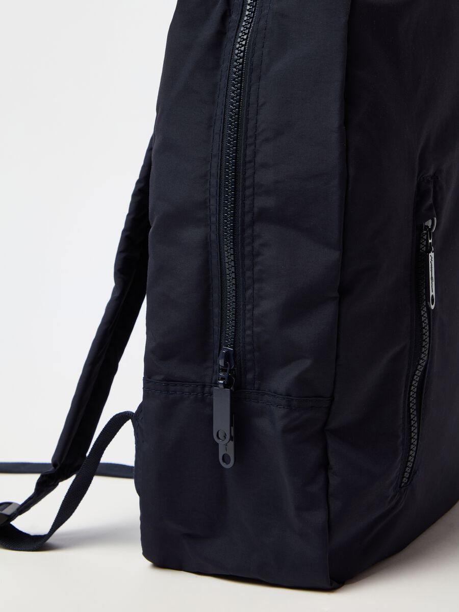 Oval backpack with outside pocket_1