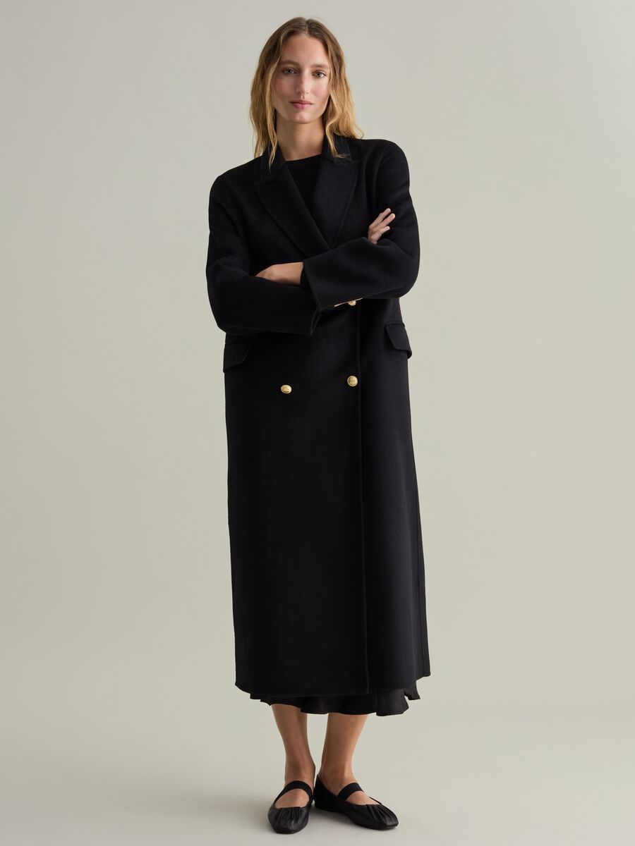 Contemporary long double-breasted coat_0