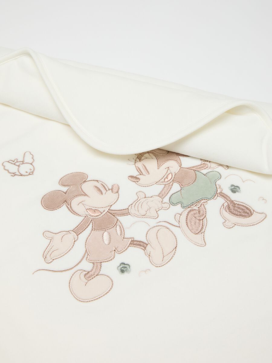 White Cotton Blend Baby Blanket with Disney Print_2