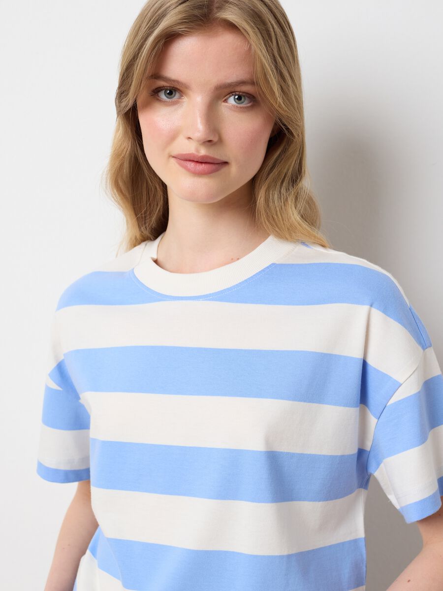 Blue and white striped T-shirt in organic cotton_2