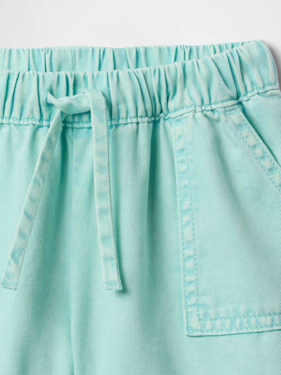 Light blue cotton girl's shorts with drawstring_3
