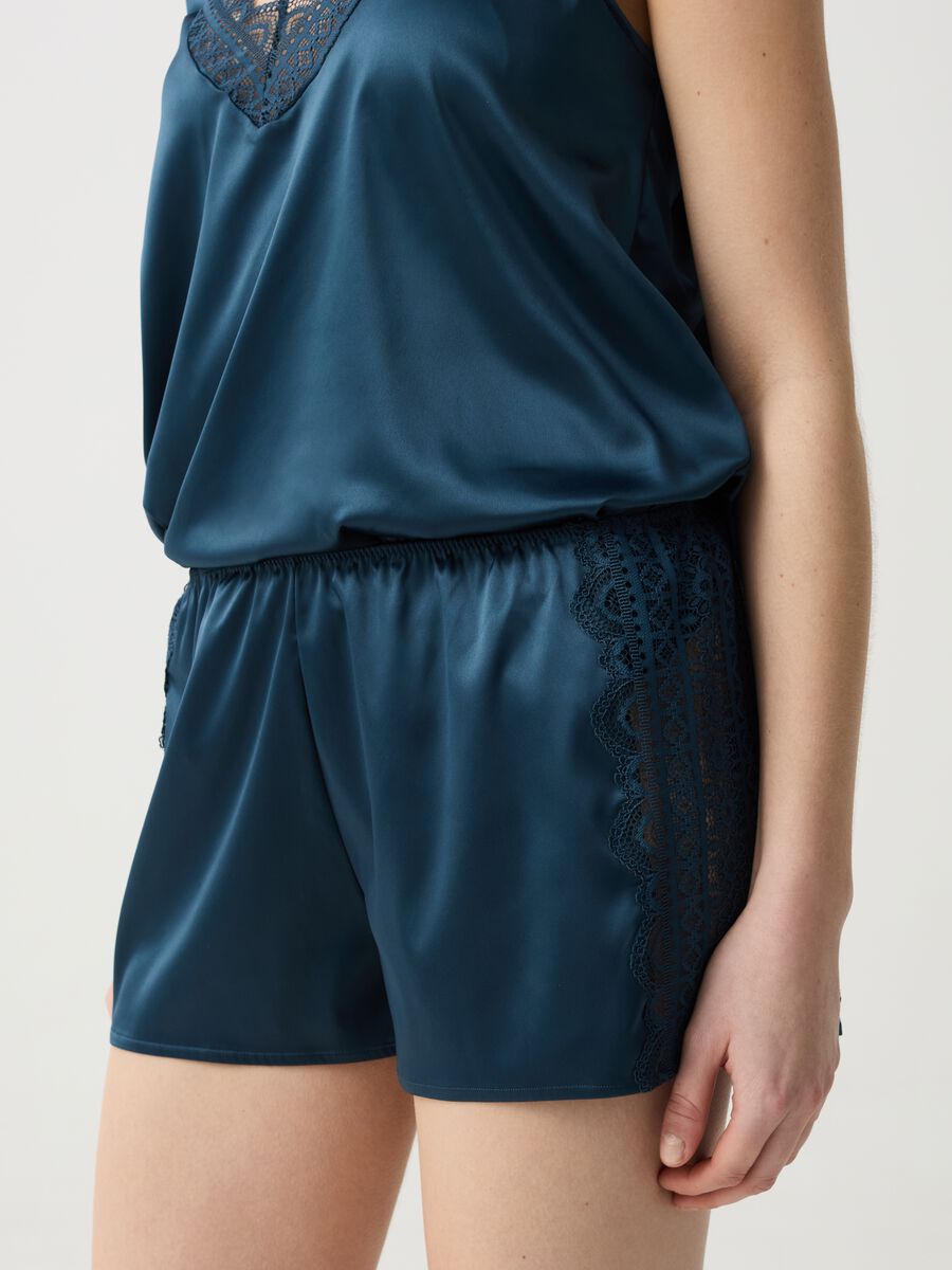 Pyjama shorts in satin with lace_1