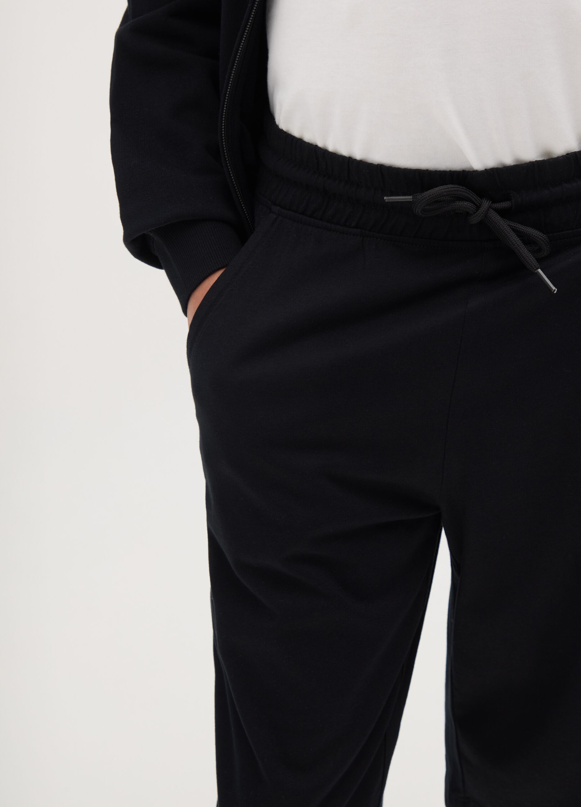 Black Bermuda joggers in cotton with drawstring