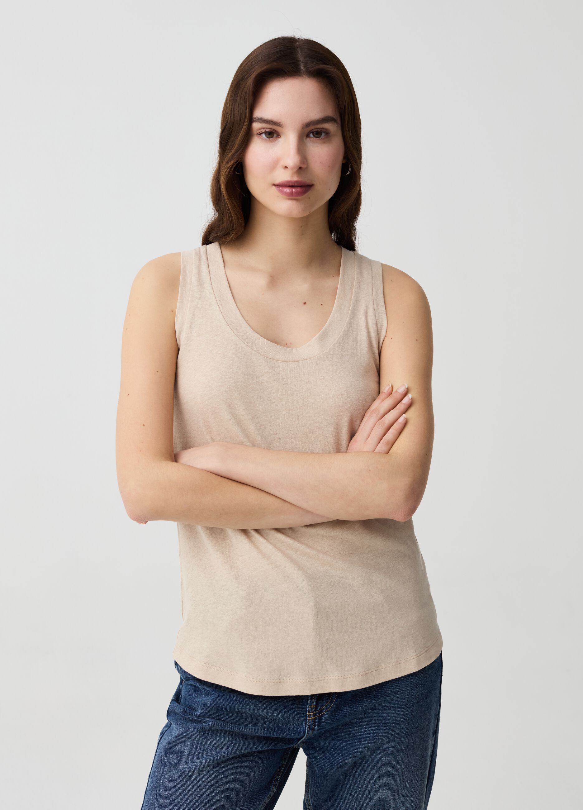 Cotton and linen tank top with round neck