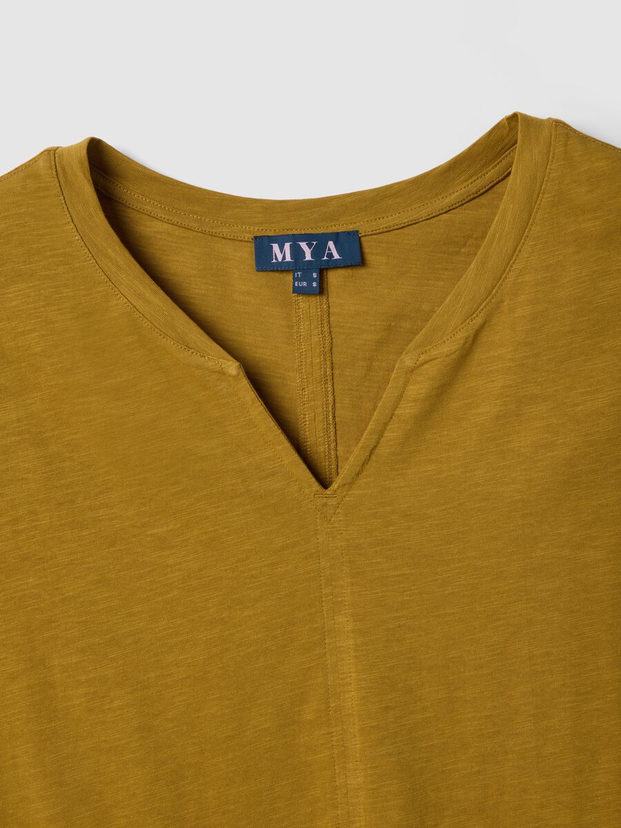 Yellow pure cotton regular fit V-neck T-shirt_1