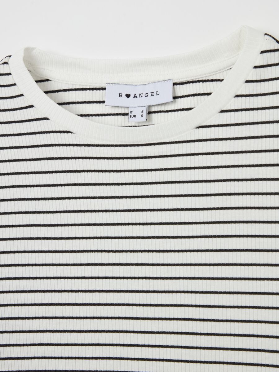 Flat-ribbed T-shirt with wavy edging_5