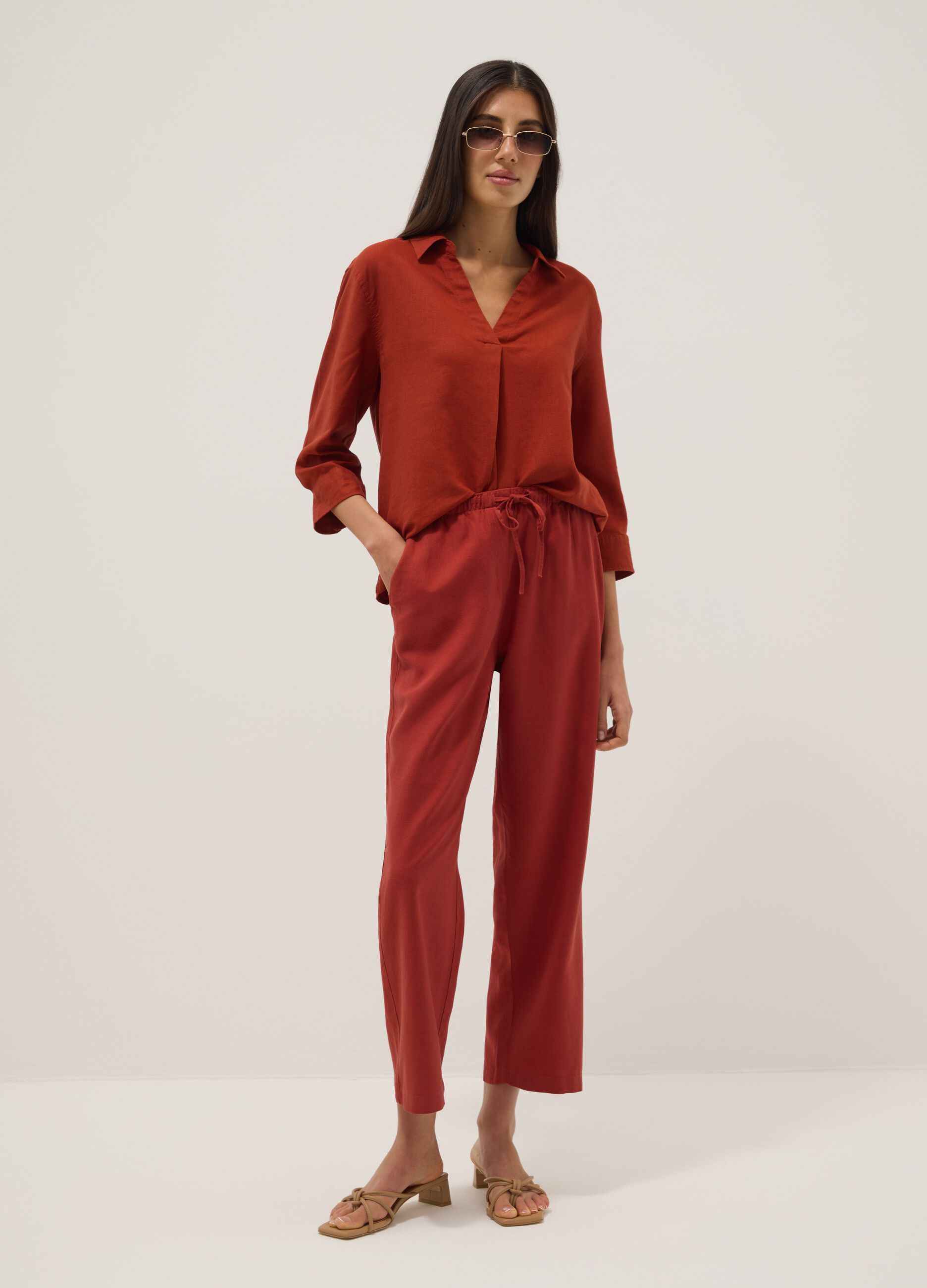 Red viscose-linen blend straight-fit trousers with drawstring