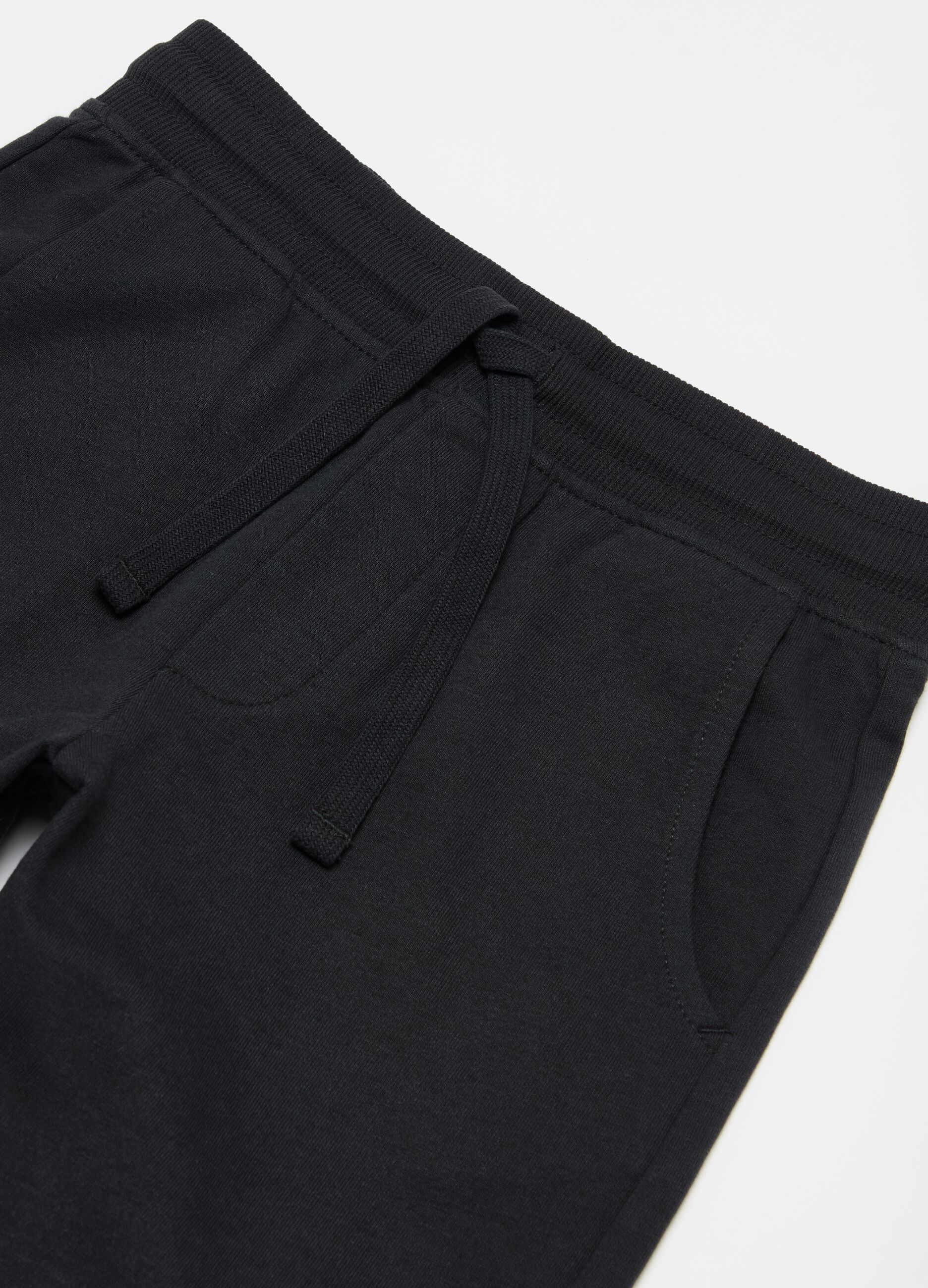 Fleece Bermuda shorts with drawstring