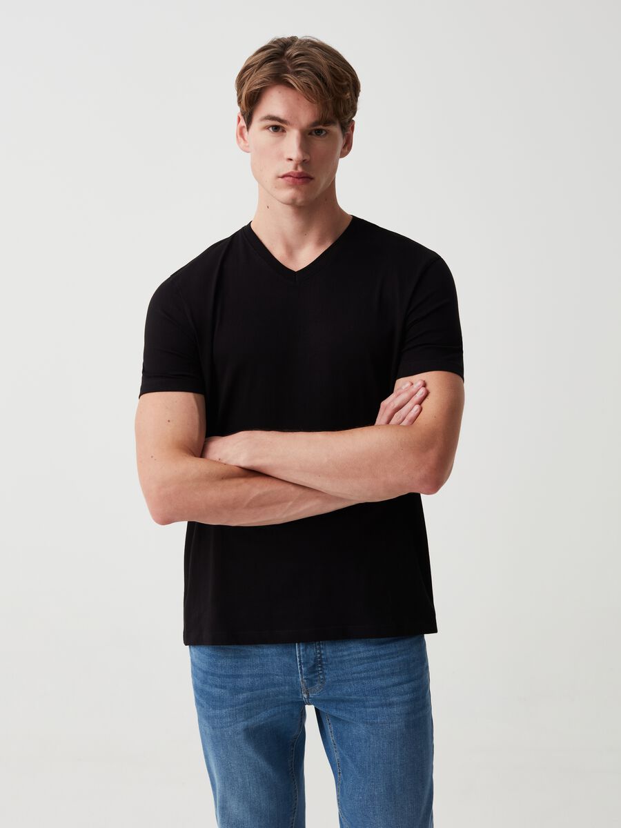 Organic cotton T-shirt with V neck_0