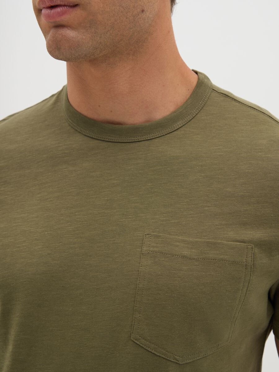 Men's regular fit green pure cotton T-shirt with pocket_2