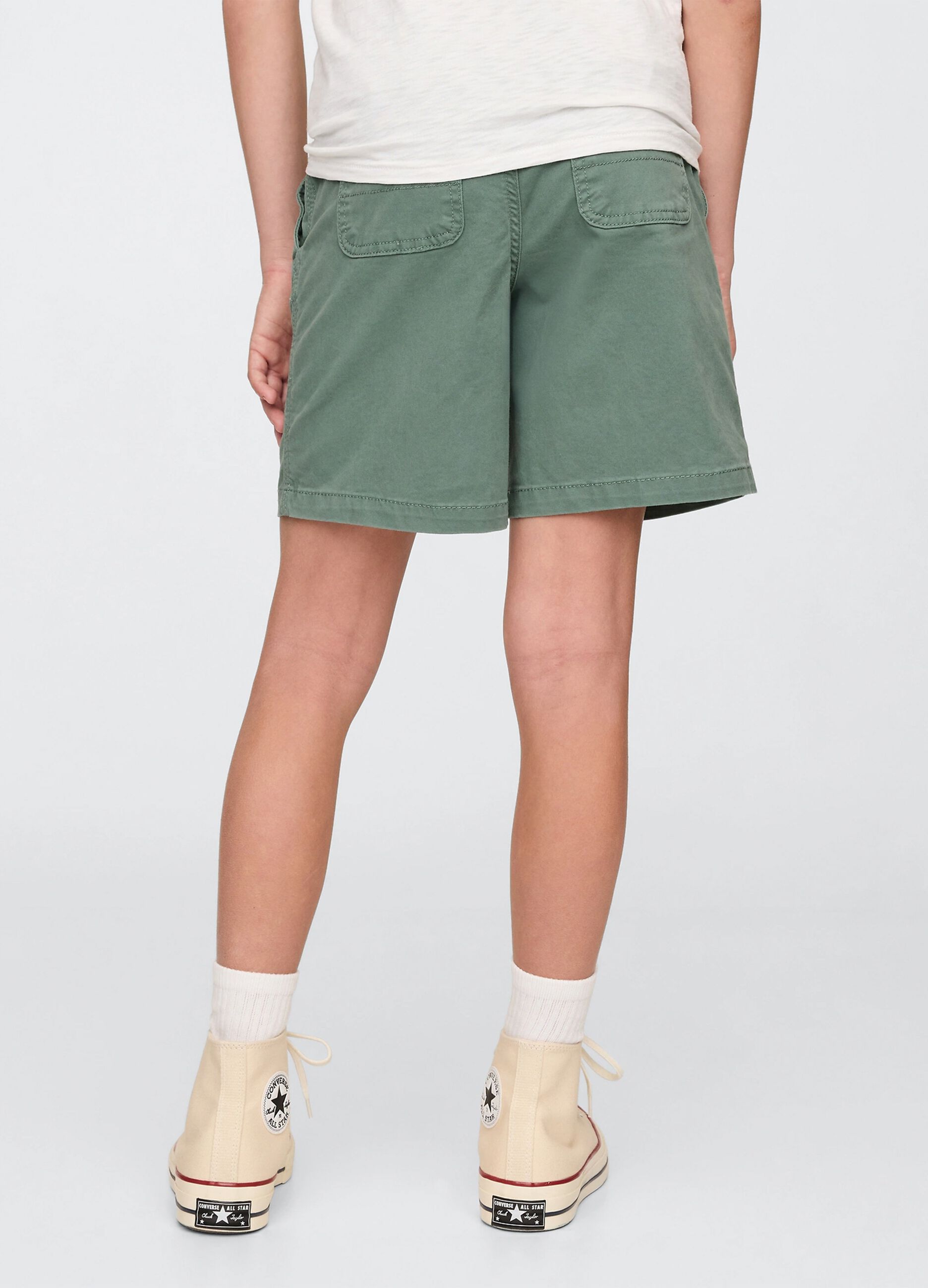 Green shorts in stretch cotton