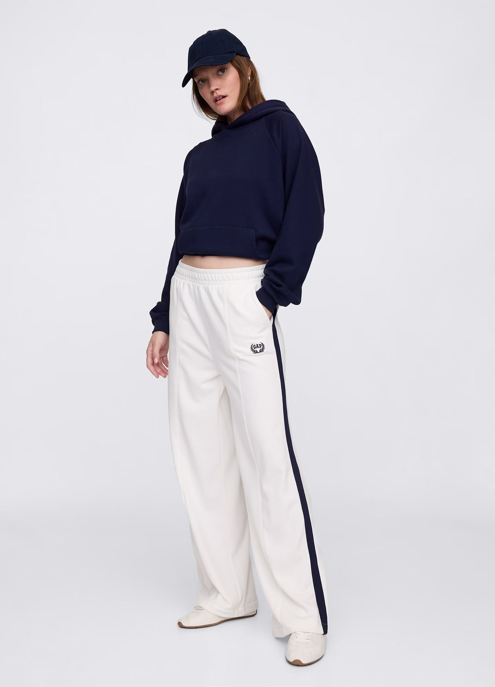 White trousers in cotton blend