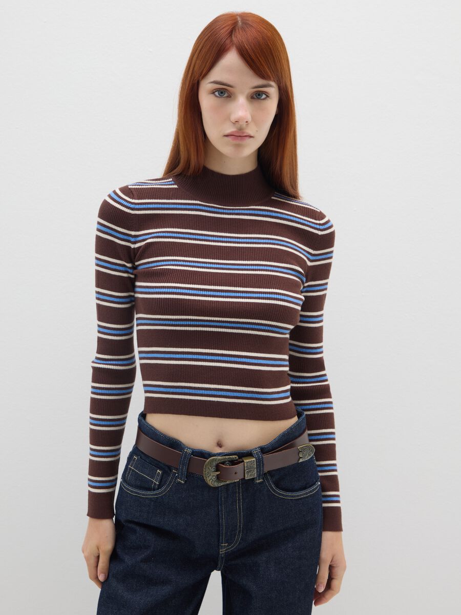Maglione marrone a righe vestibilità fitted_0