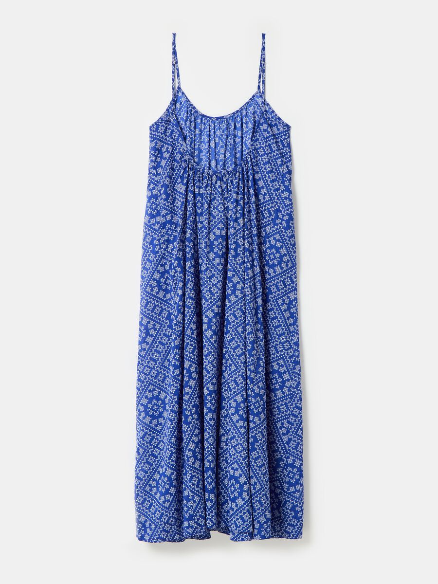 Long printed dress with bare back_4