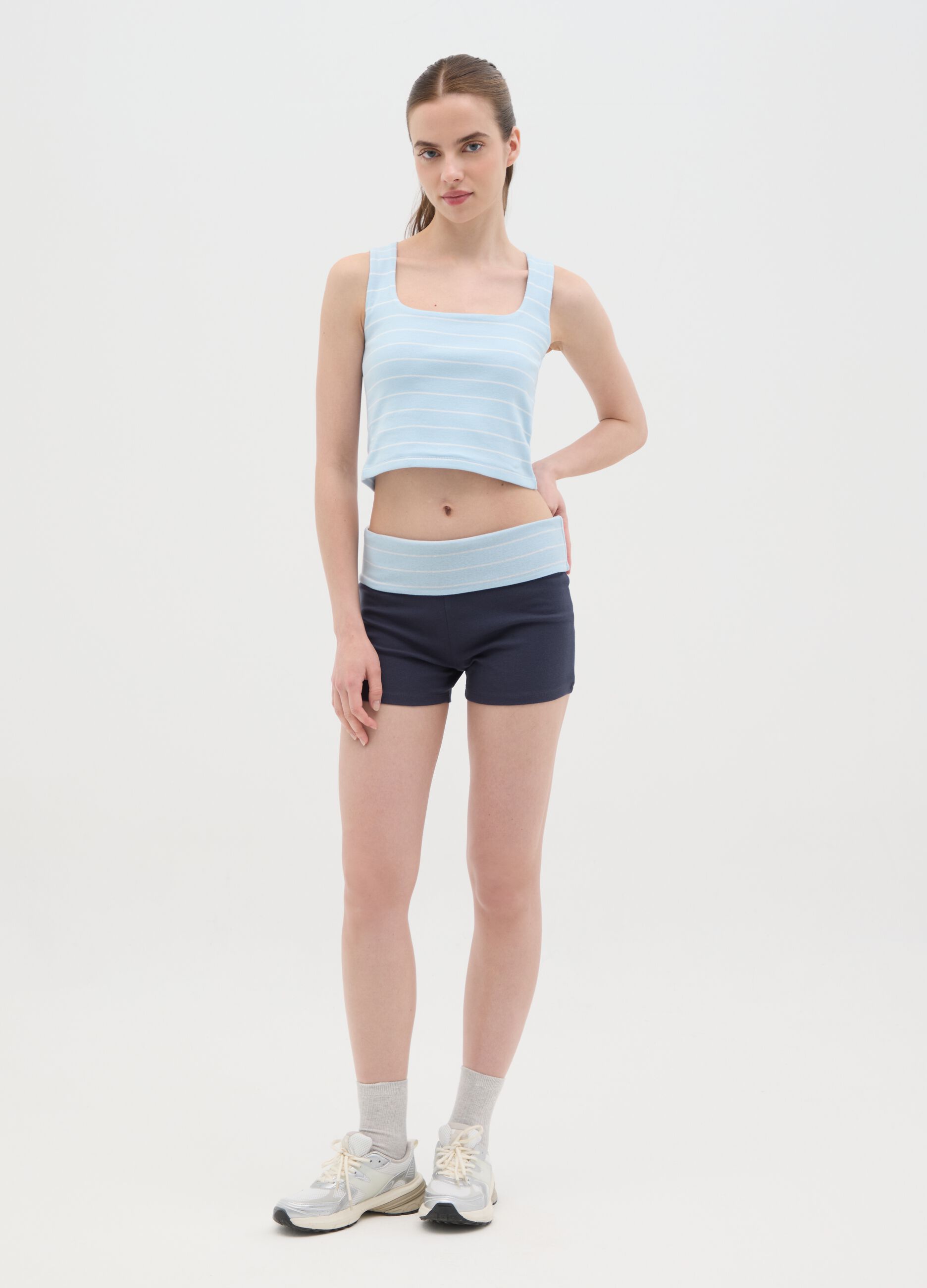 Women's pure cotton multicolour slim fit shorts with blue stripe turn-up