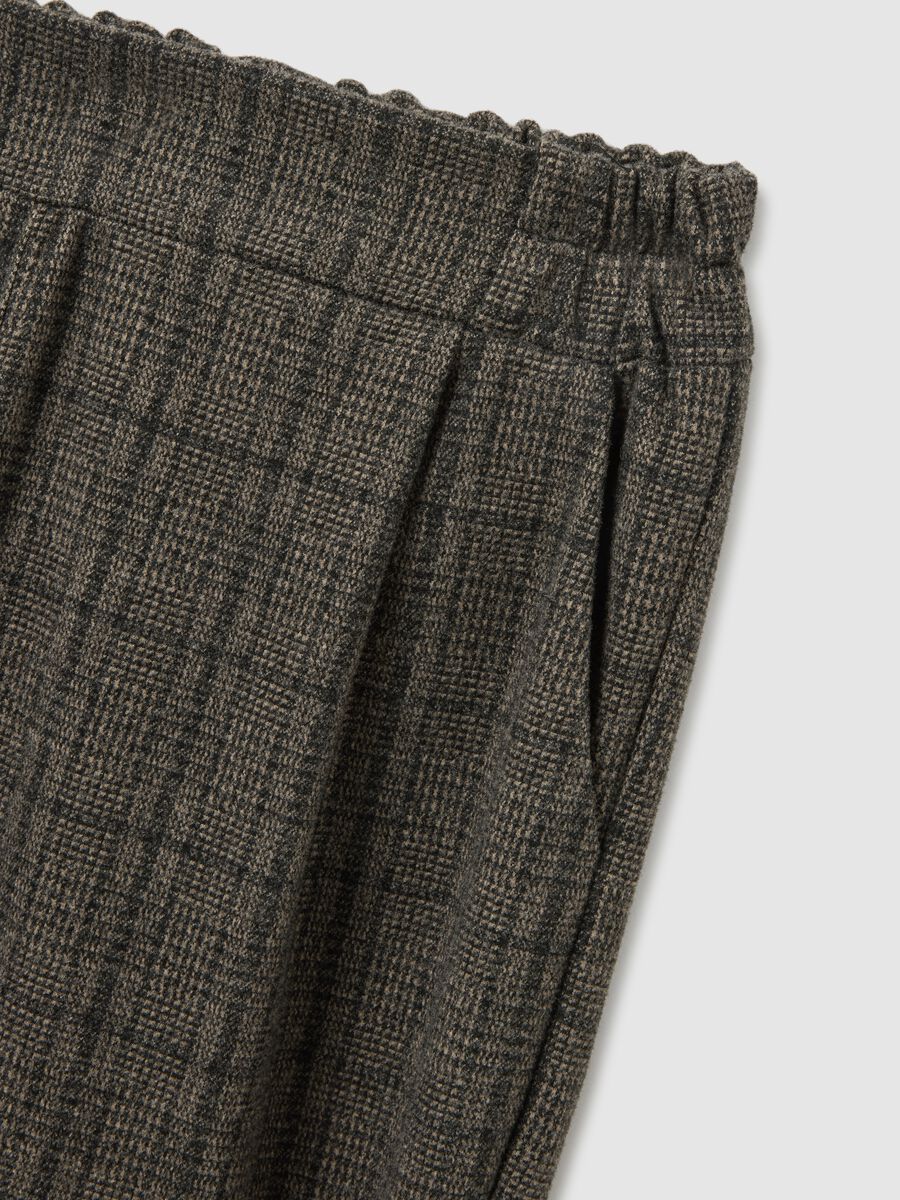 Brown checked trousers in stretch fabric with regular fit_1