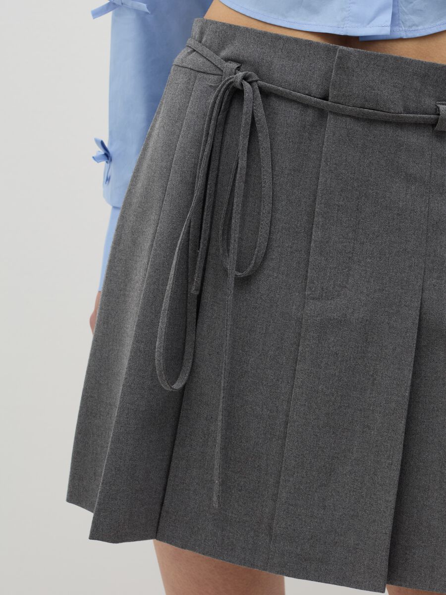 Pleated miniskirt with belt_3