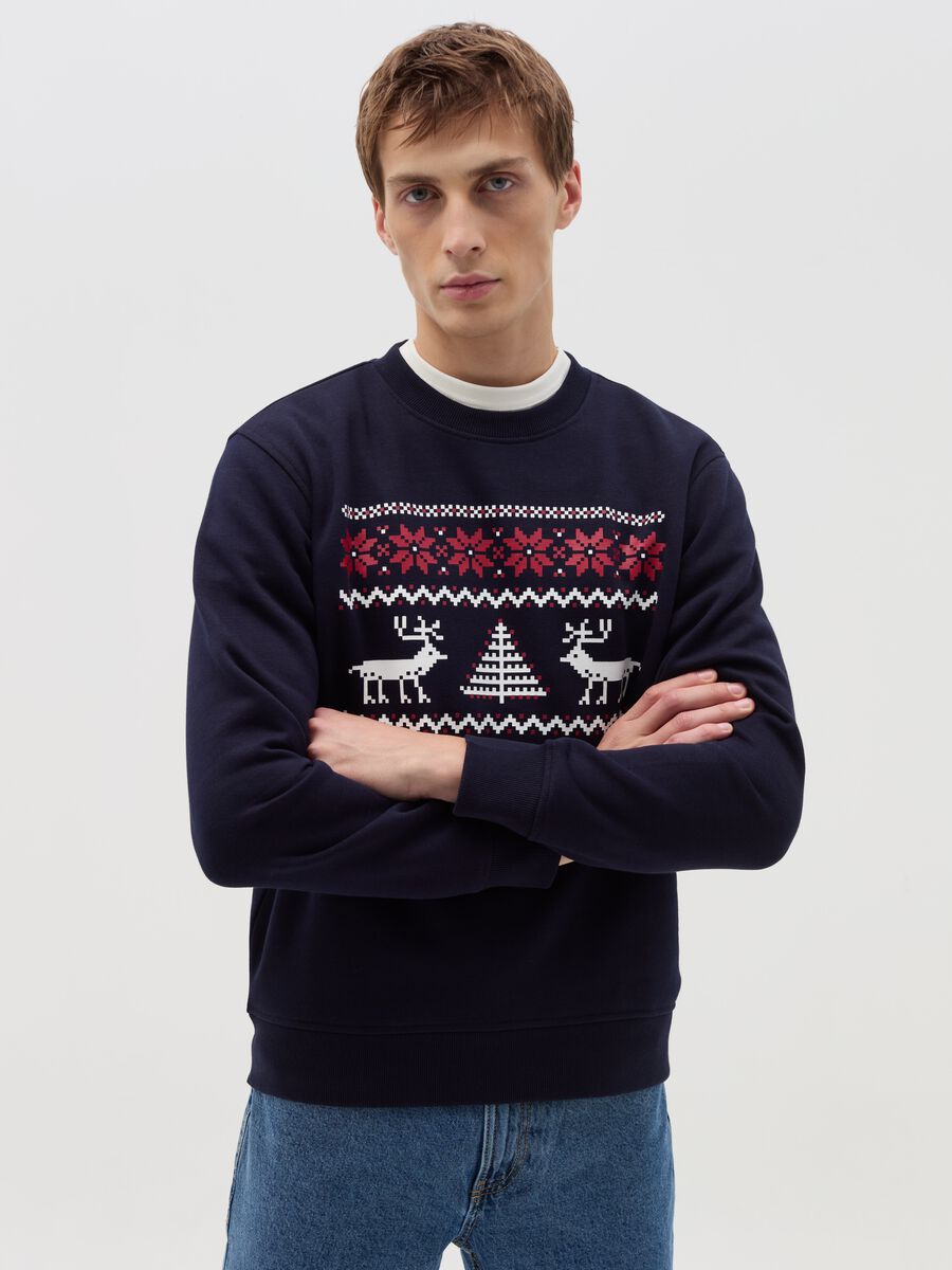 Sweatshirt with round neck and Christmas print_0