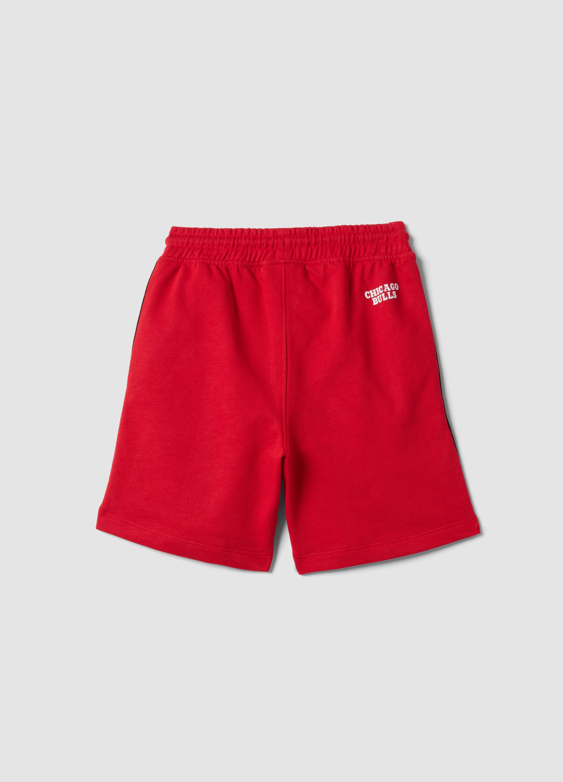 Kids&rsquo; pure cotton red shorts with Chicago Bulls print