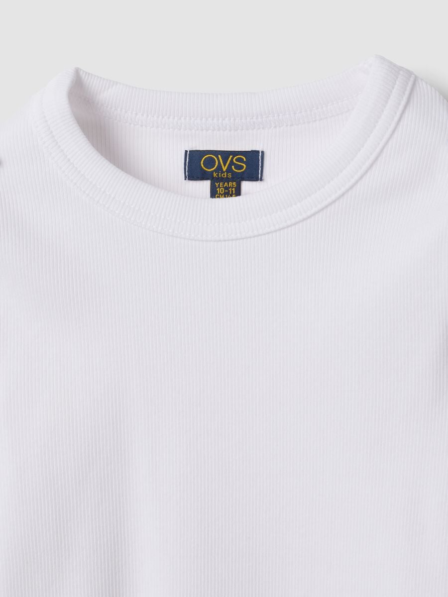 T-shirt bianca in cotone organico elasticizzato con collo a costine_2