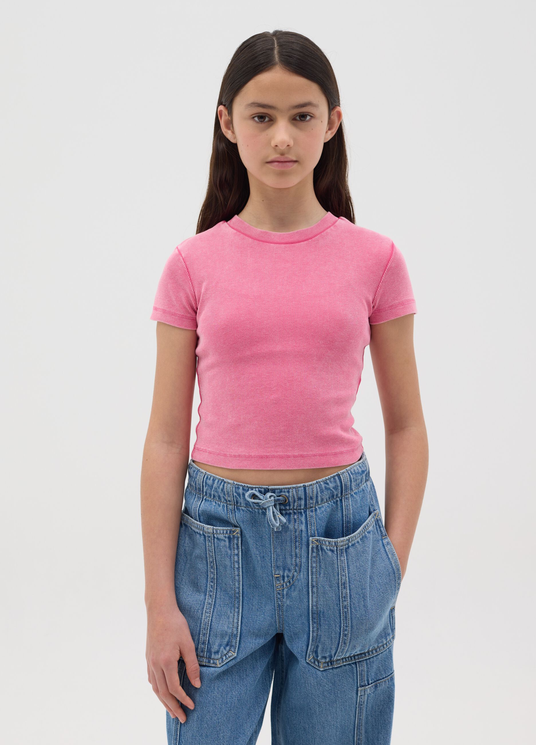 T-shirt a costine con scollo rotondo