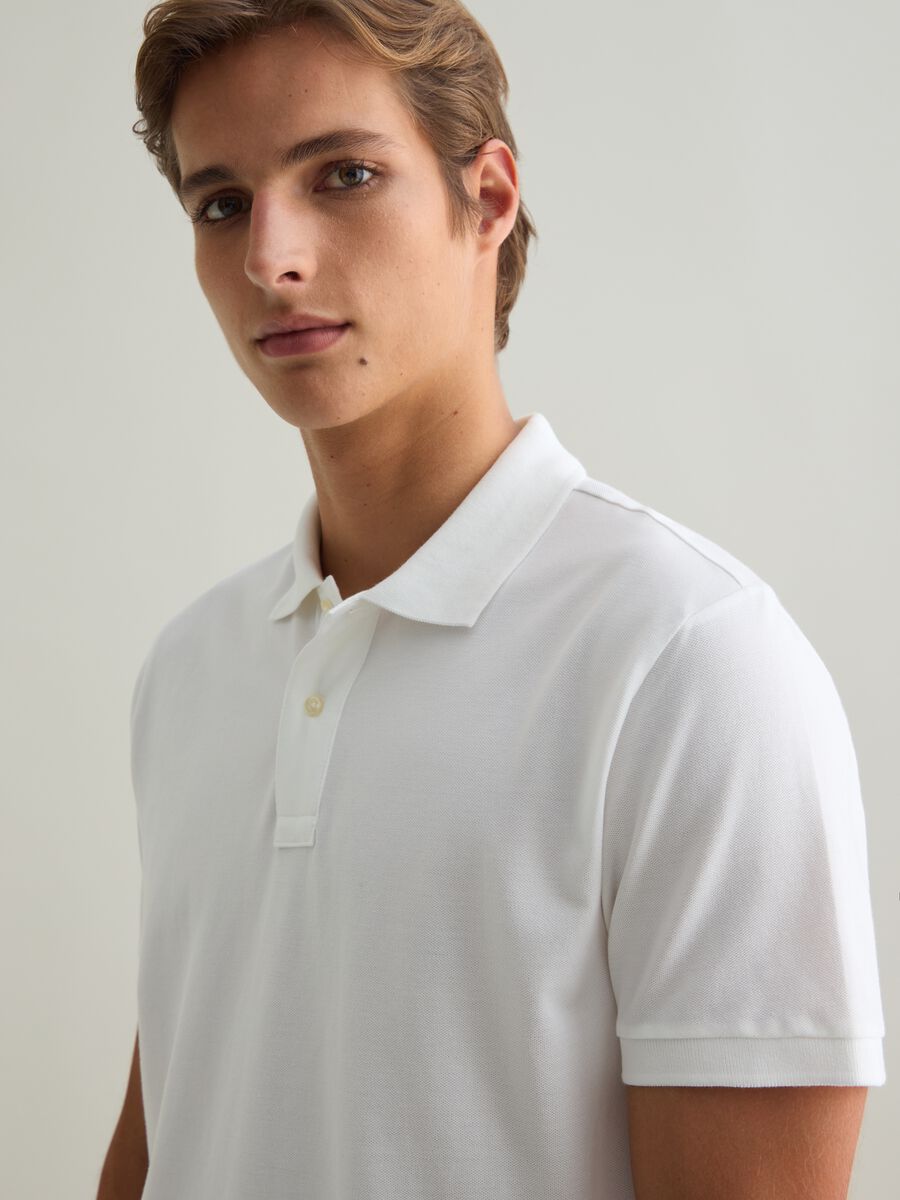 Men's pure cotton white polo regular fit with classic collar_1