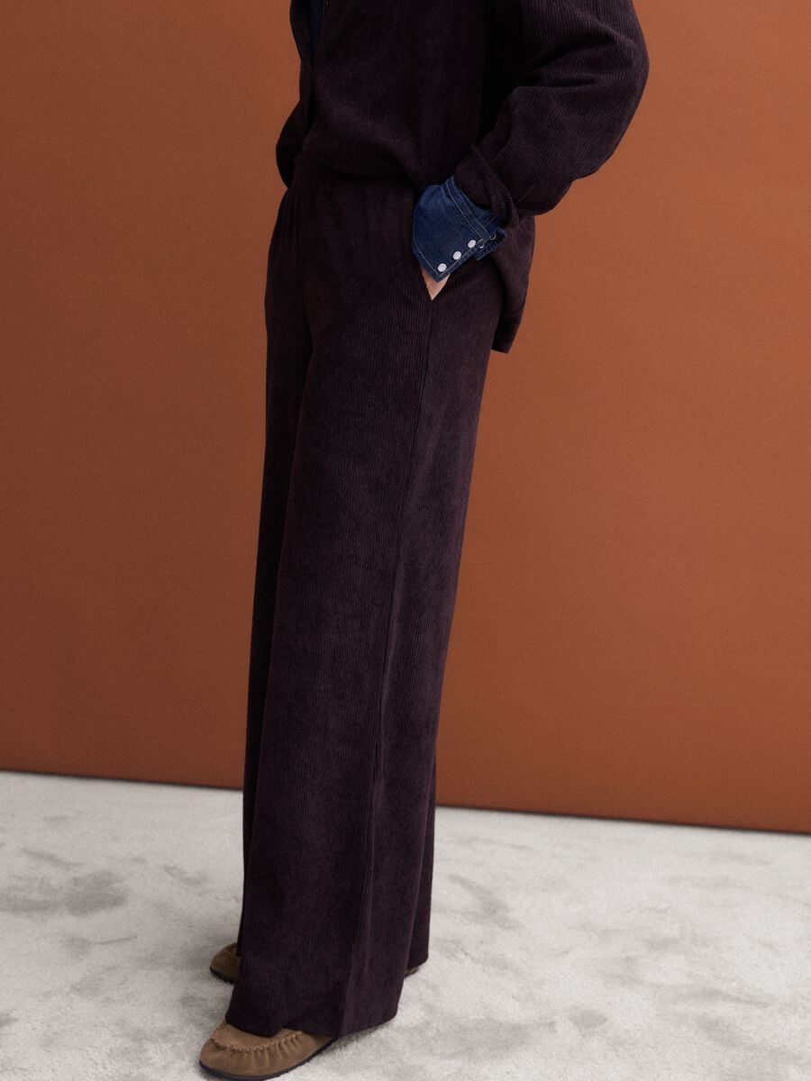 Brown wide-leg trousers with elasticated waist_3
