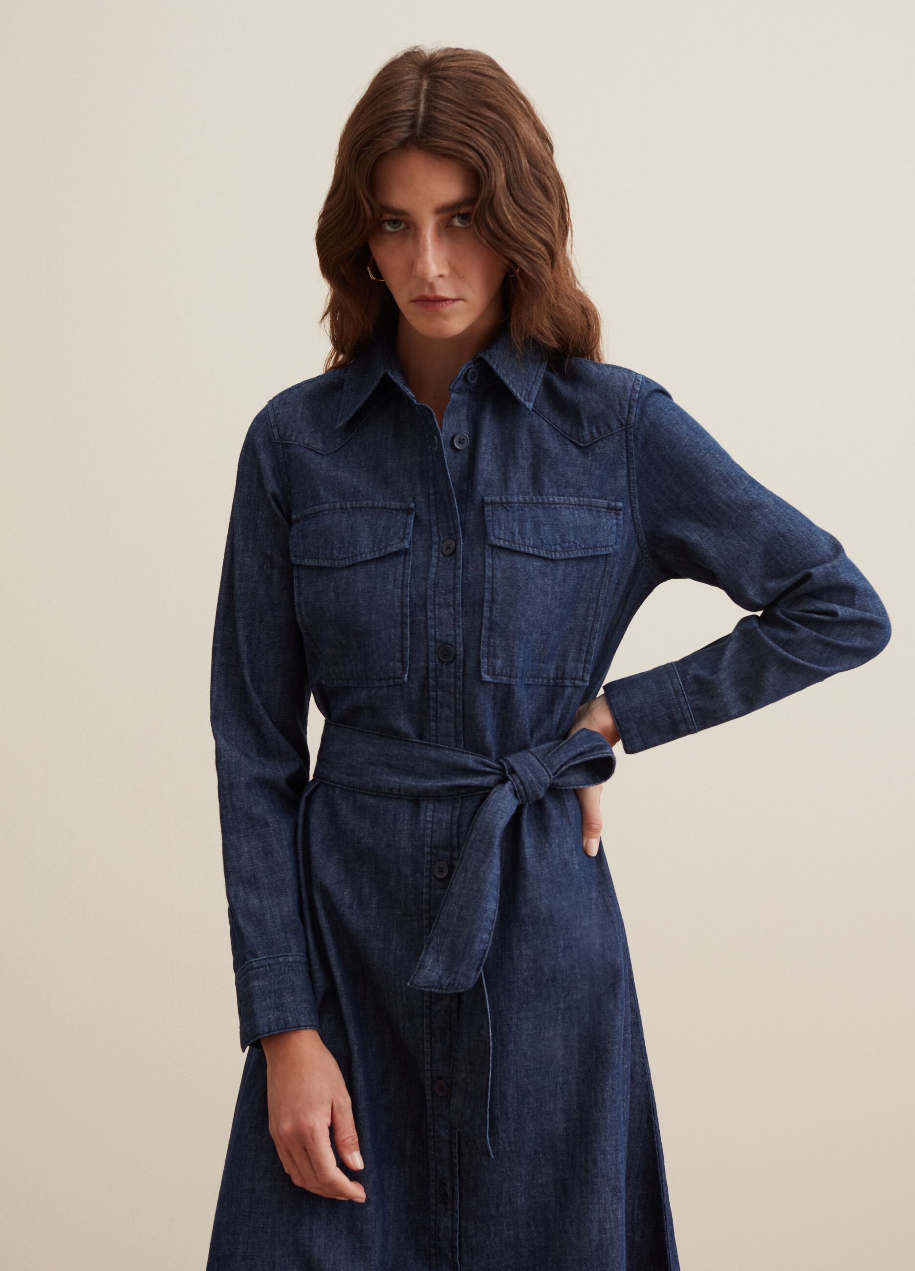 Abito lungo chemisier in denim con cintura