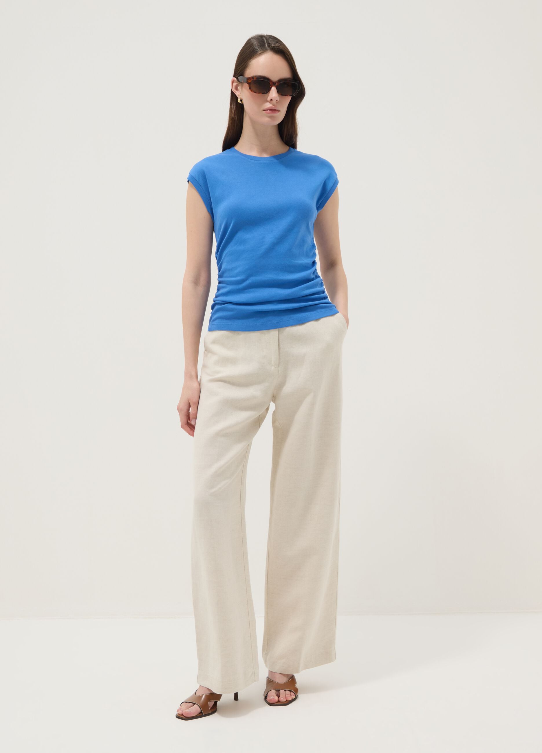 Tank top blu in puro cotone con arricciature laterali regular fit