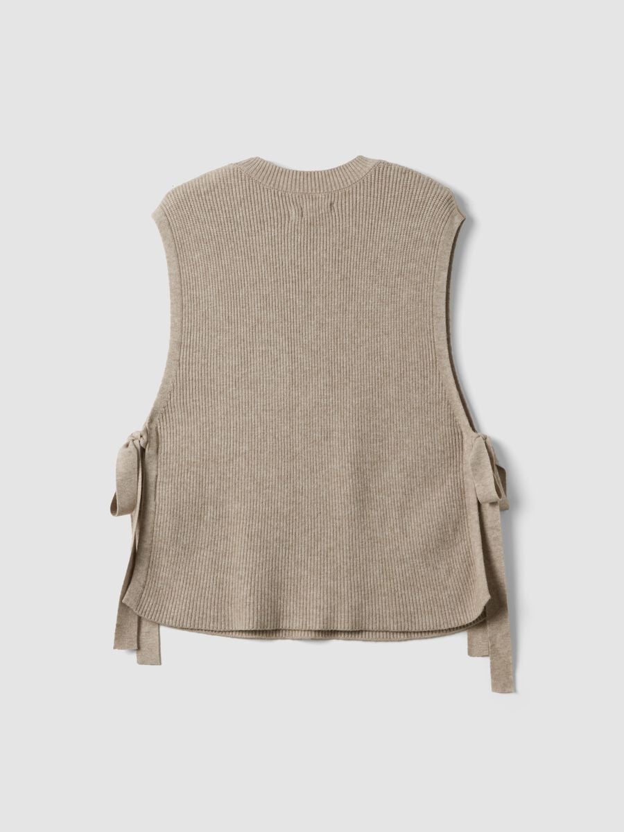 Beige ribbed viscose-blend gilet with side bows, regular fit_2