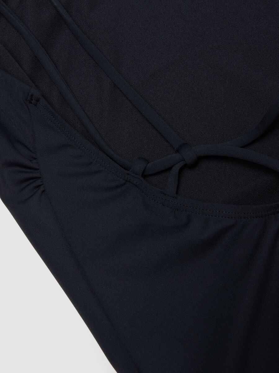 Costume intero nero in tessuto elasticizzato con spalline sottili_6
