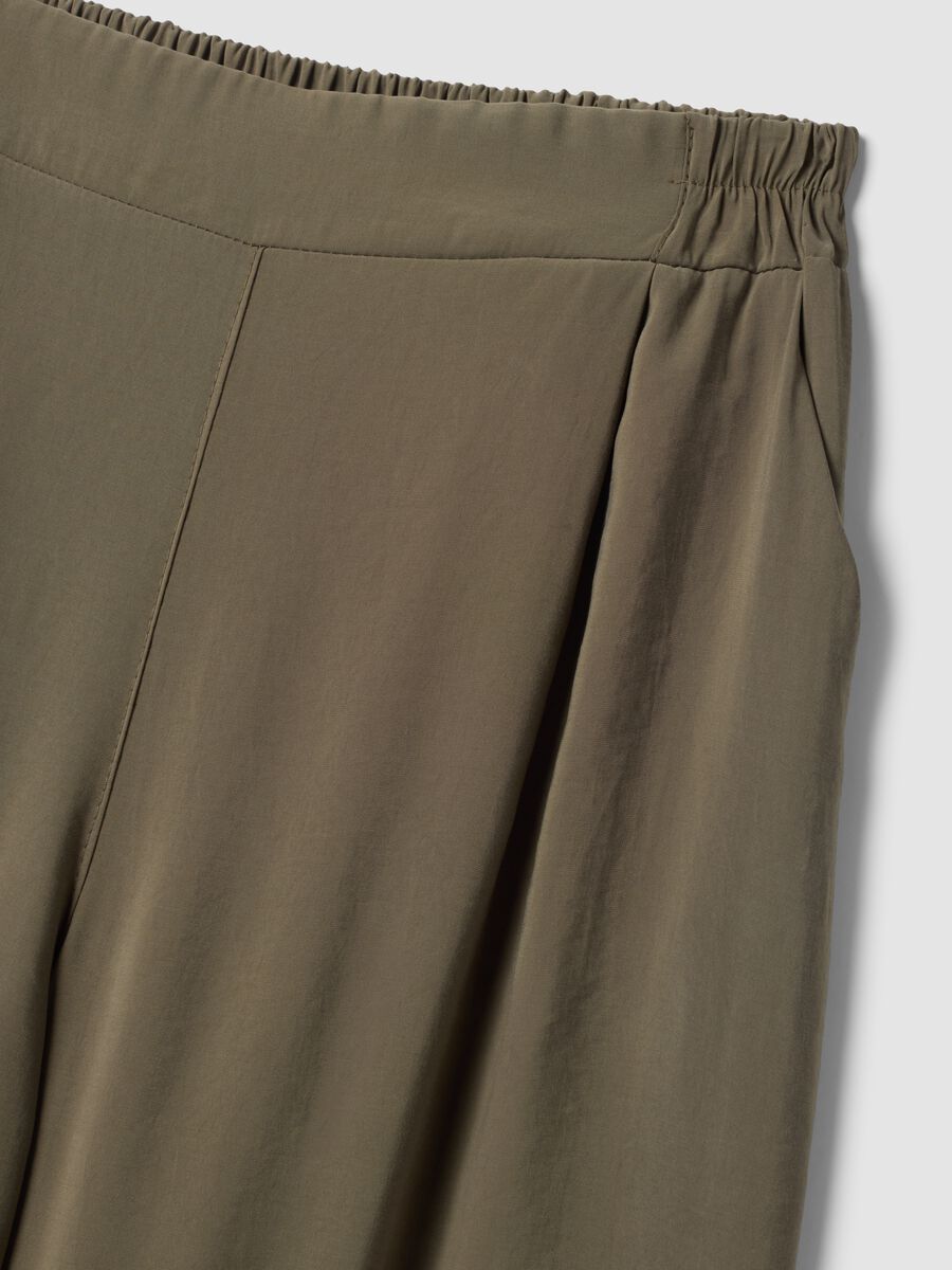 Pantaloni palazzo verdi in misto viscosa_5