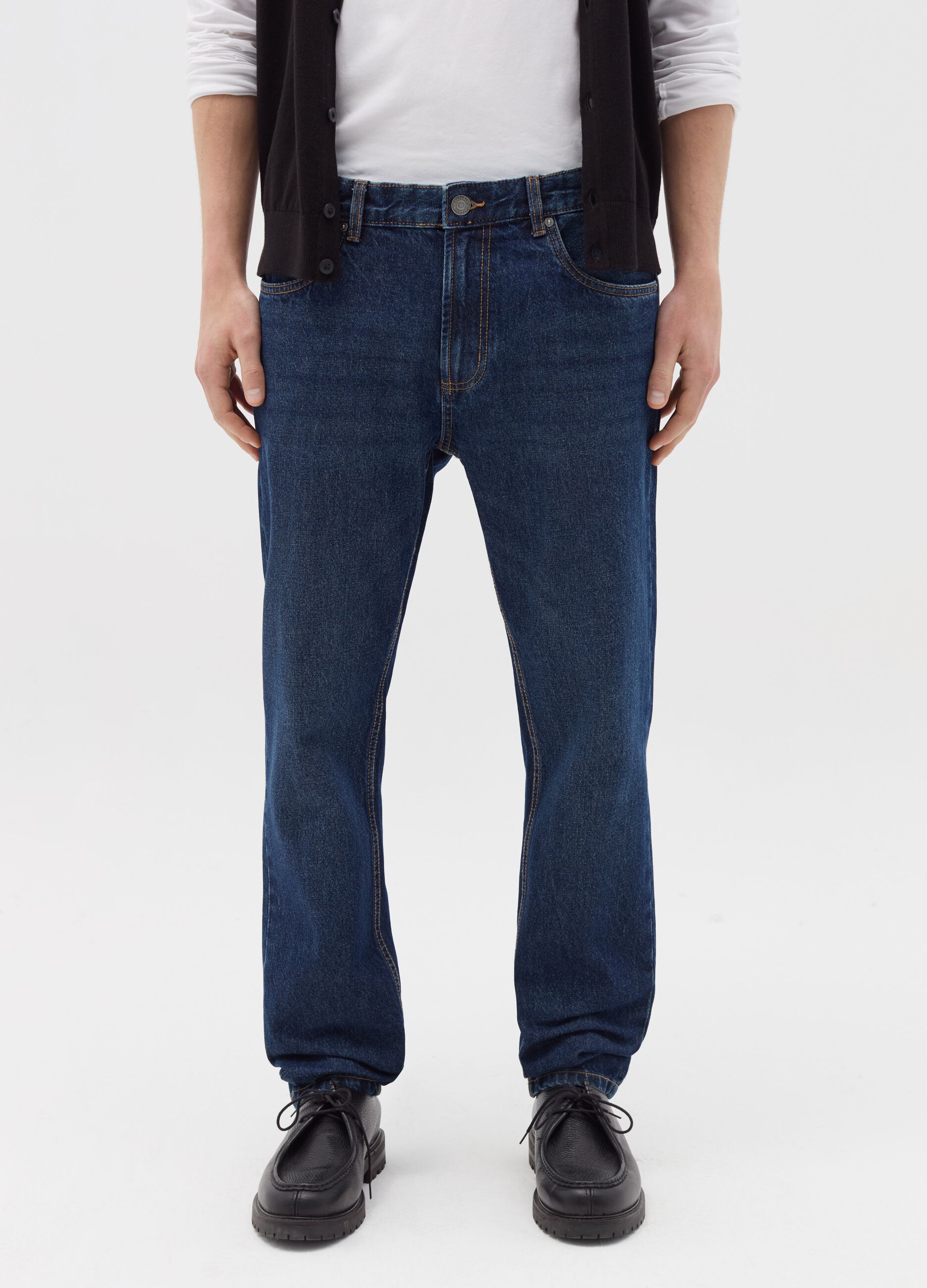 Slim-fit jeans with five pockets