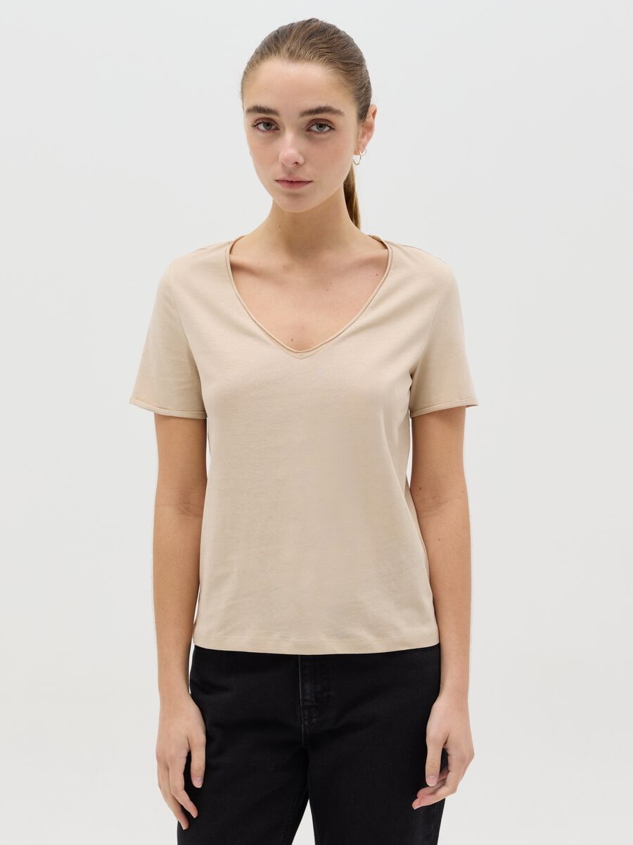 Beige organic cotton T-shirt with V neck_0