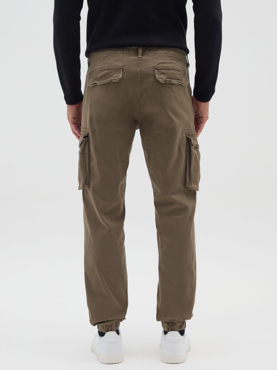 Pantaloni in cotone elasticizzato marroni slim fit_2
