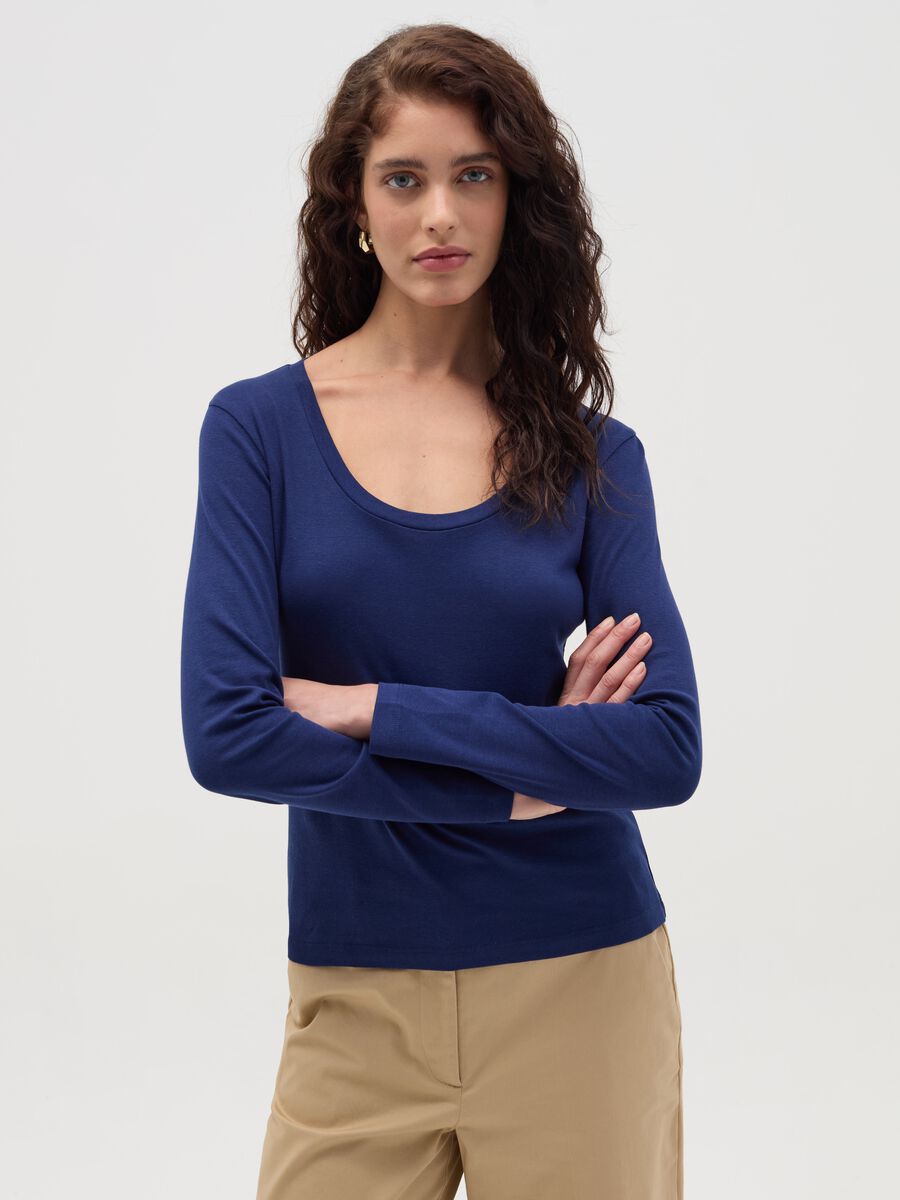 Long-sleeved T-shirt with round neck_0