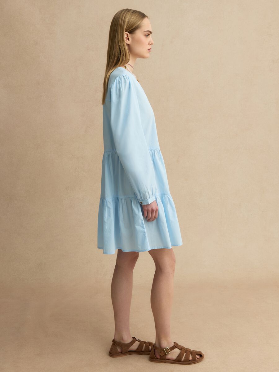 Abito in puro cotone azzurro regular fit deep V_2
