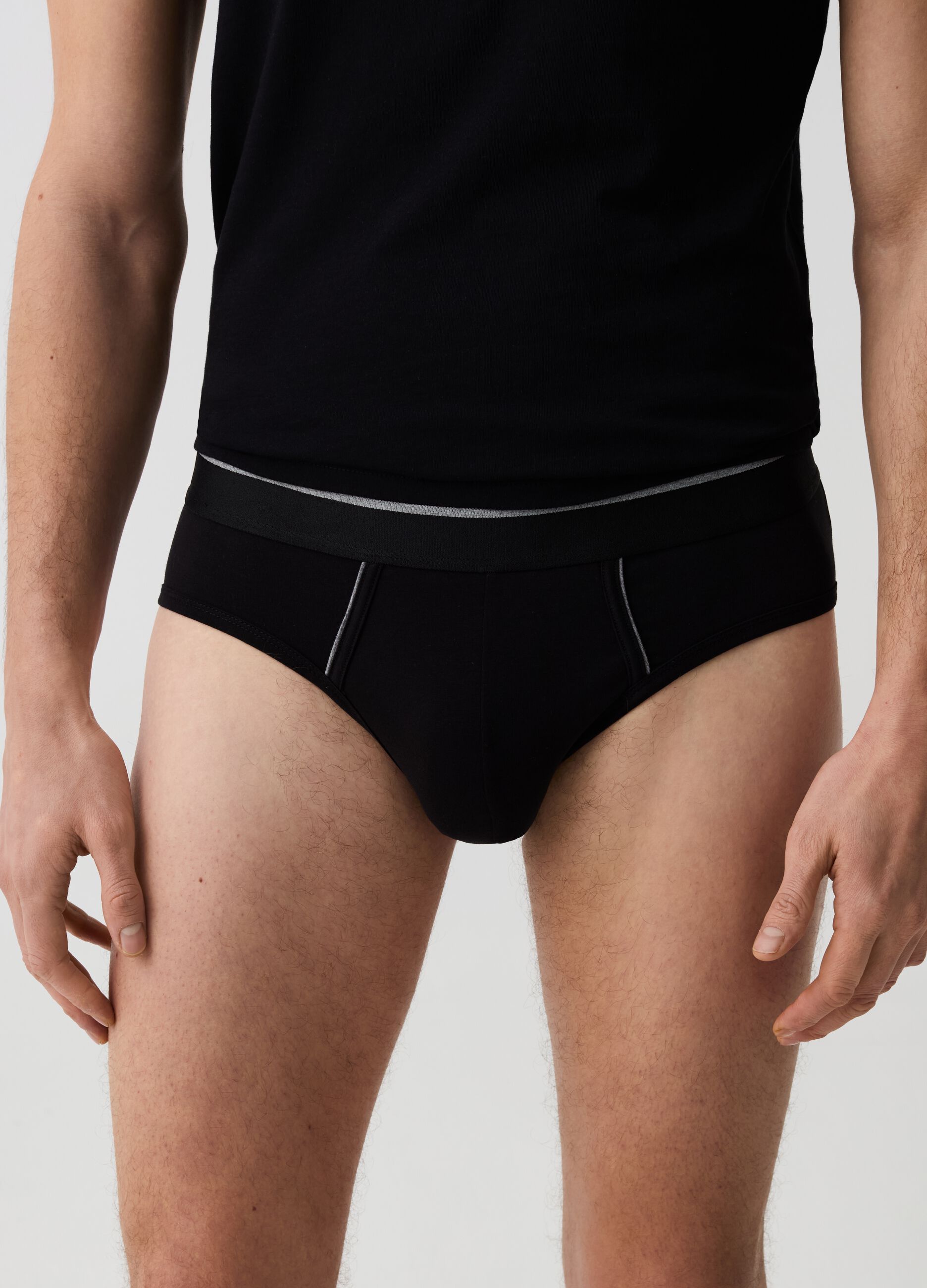 Two-pack briefs with contrasting piping