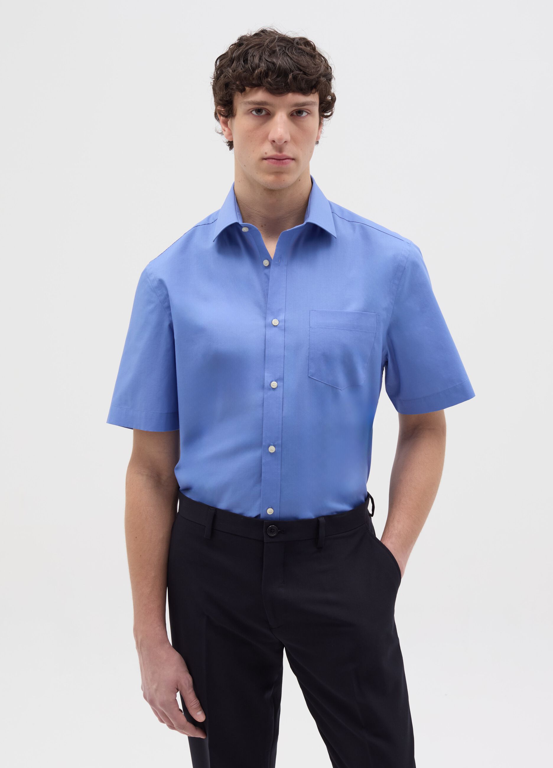 Regular-fit easy-iron shirt with short sleeves