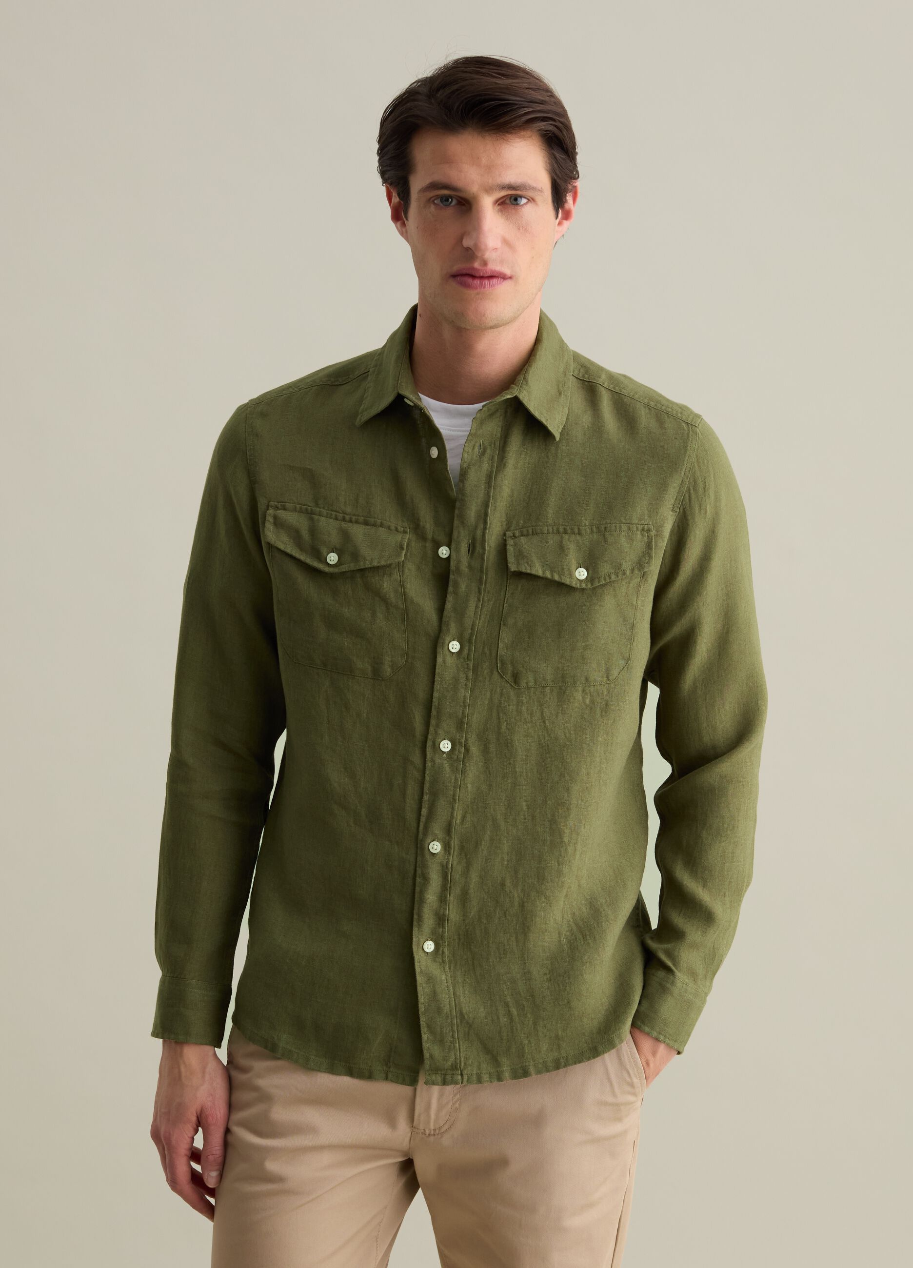 Camicia regular fit in lino con tasche