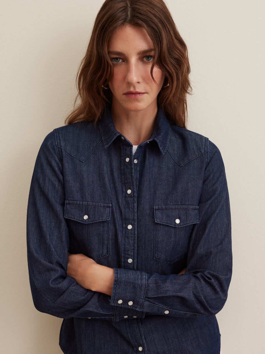 Camicia western in denim con bottoni perlati_3