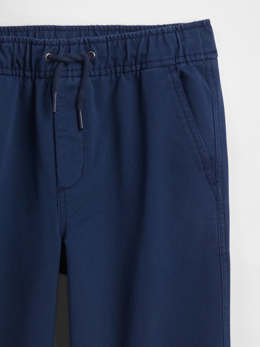 Pantaloni blu per bambino in tessuto elasticizzato_4