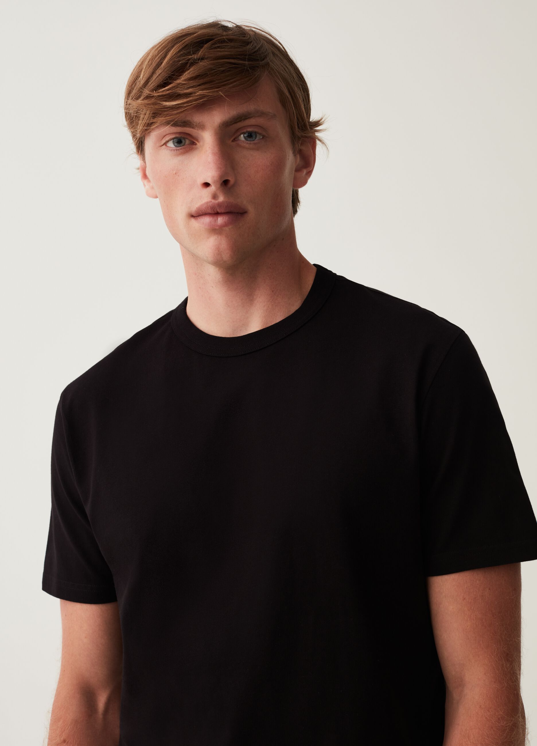 T-shirt in cotone con scollo rotondo_3