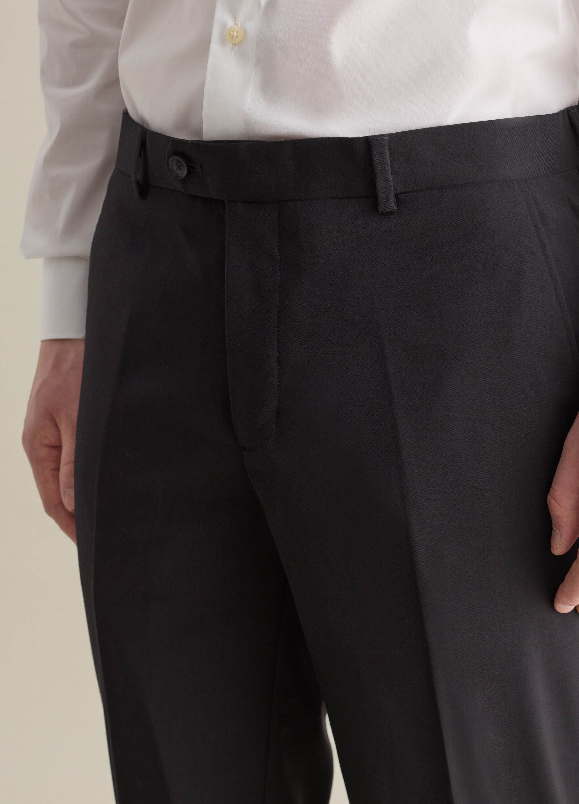 Elegant slim-fit trousers