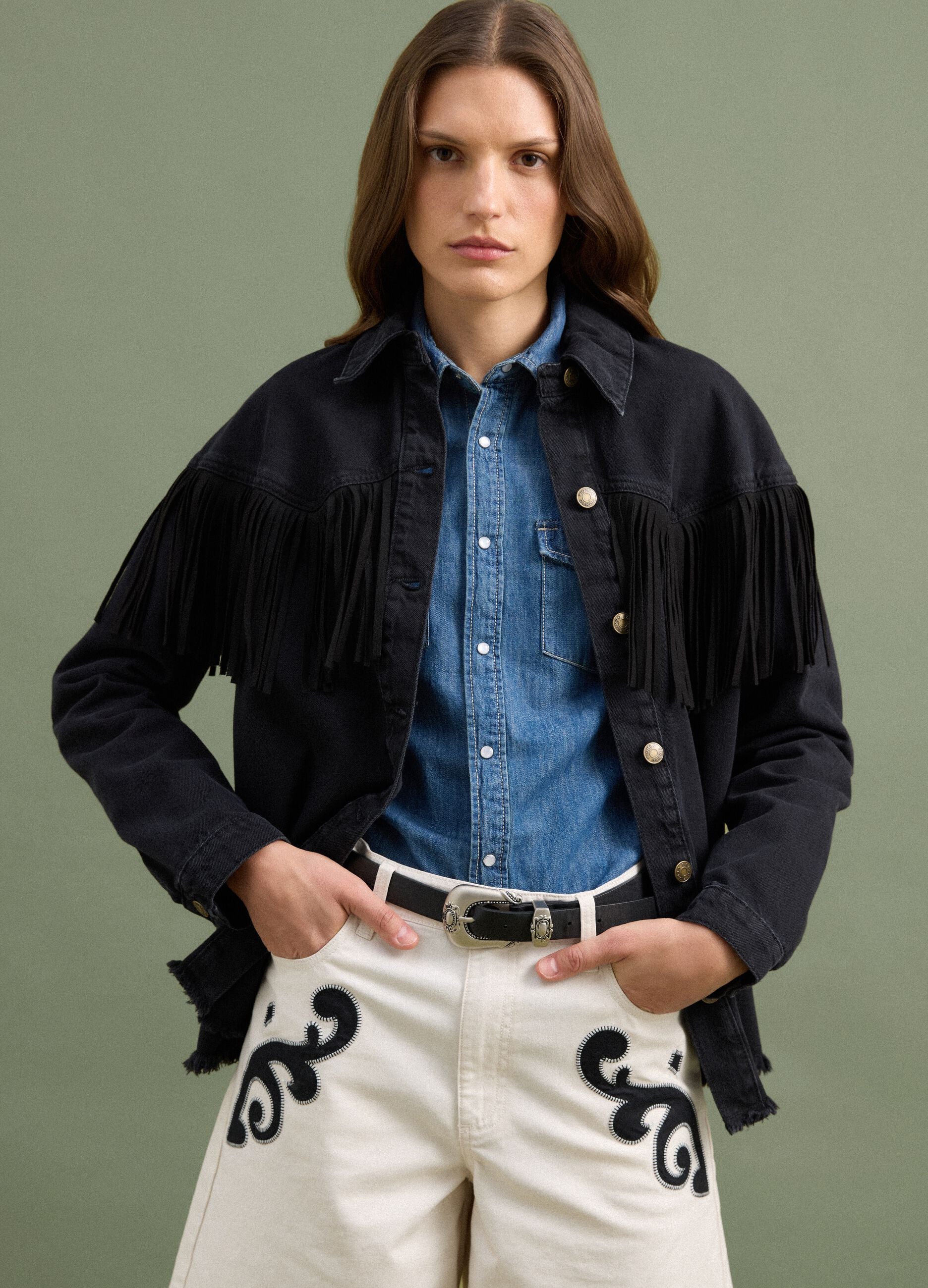 Giacca nera in denim di puro cotone con frange