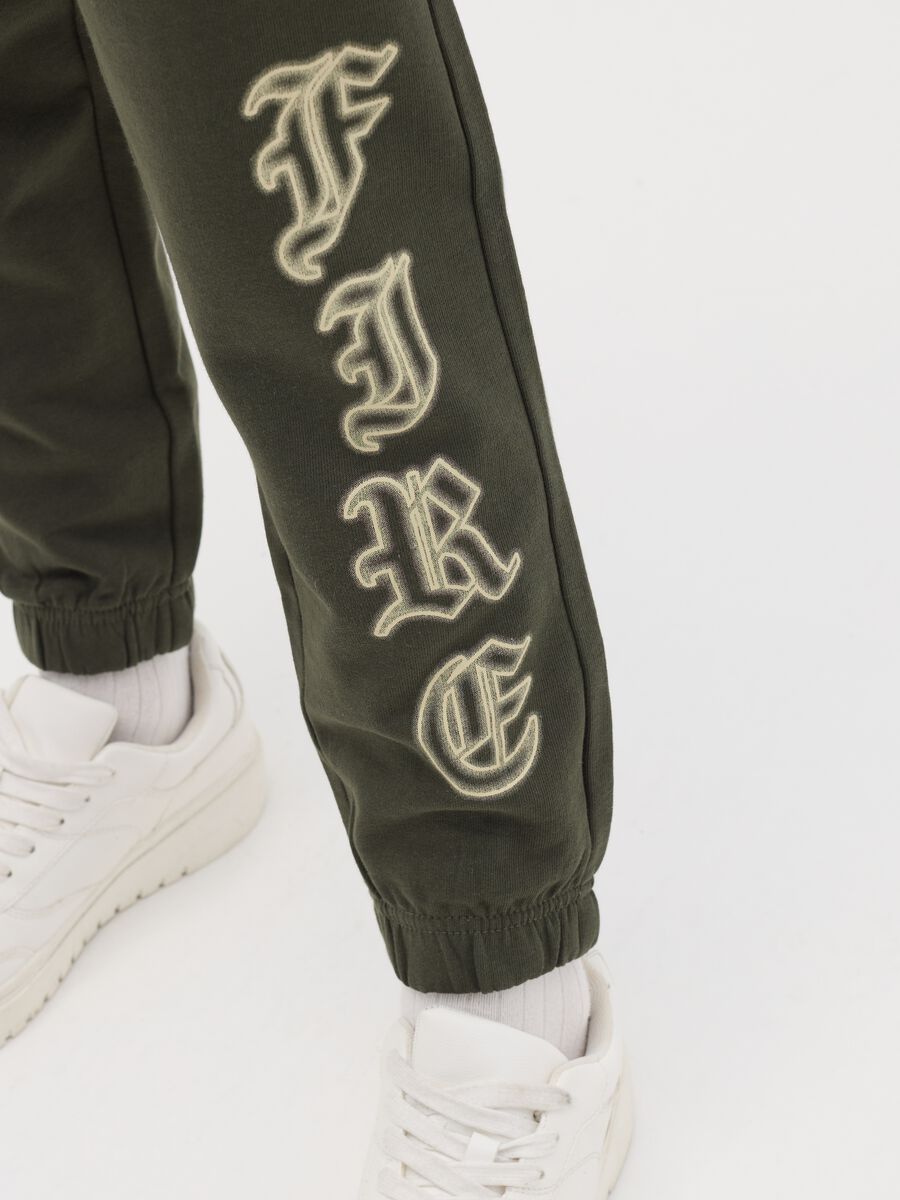 Joggers with drawstring and "Fire" print_2