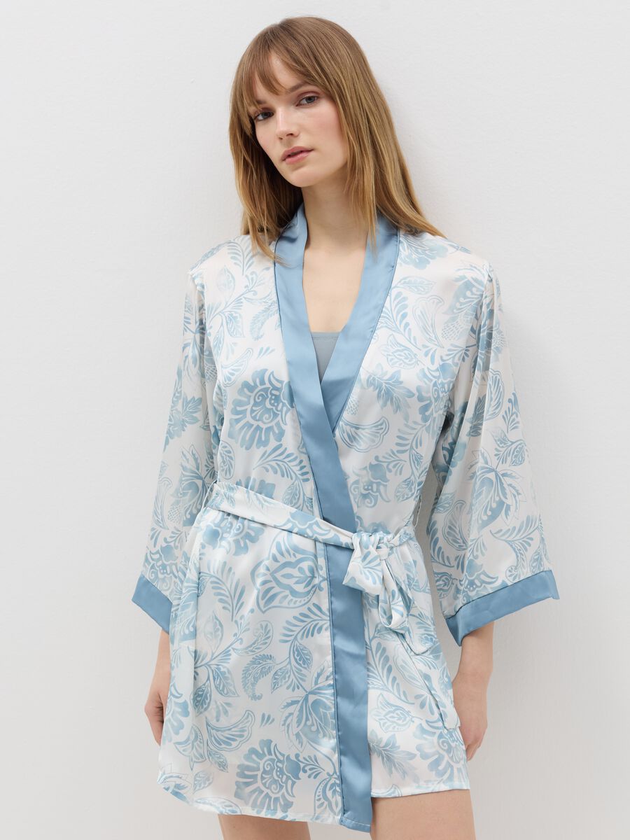 Patterned dressing gown in satin_1